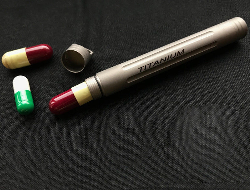 Pill Fob Capsule - キーチェーン、キーリング、キーホルダー、チャーム、メンズ用現金・つまようじホルダー、チタン製防水ピルカプセルケース、密閉ボックス、9g