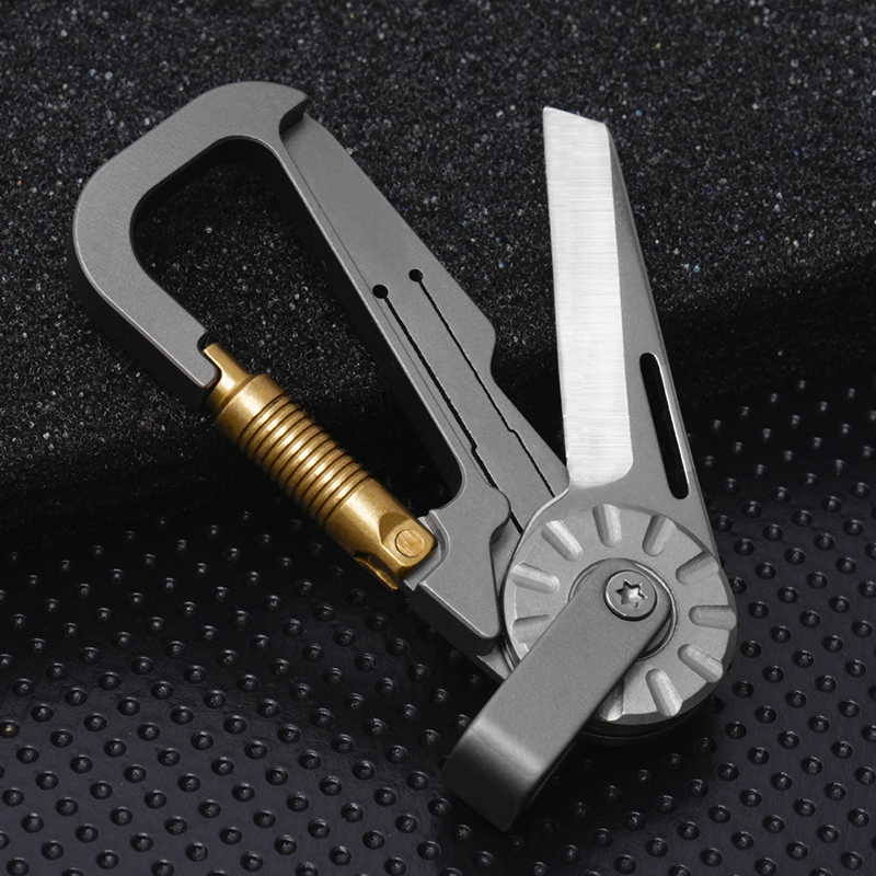 Edc Car Carry - チタン合金 EDCキーホルダー 折りたたみナイフ付き - 車の鍵・アウトドアキャンプ用 多機能カラビナー