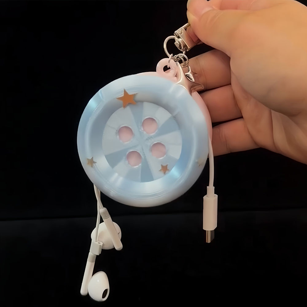 携帯用のかわいいボタン型ケーブルオーガナイザー、キーホルダー - Cable Winder Keychain のレビューと価格
